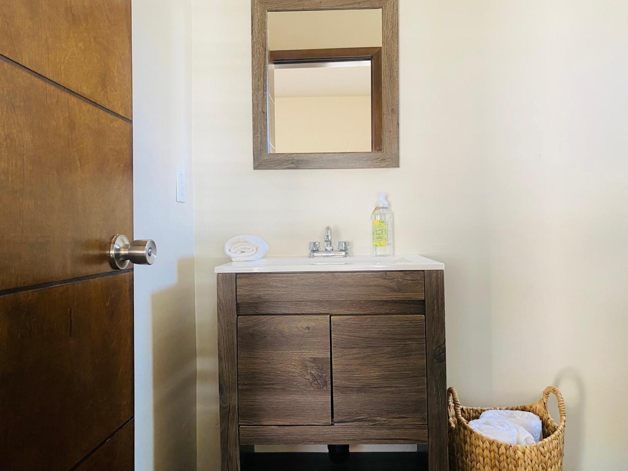 Cozy, Quiet & Pet Friendly Gated Patio Studio Ensenada Exterior foto